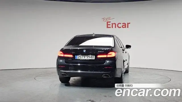 BMW 5 Series 2021 — ფოტო 16/20