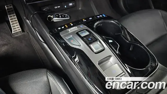 Hyundai Tucson Hybrid 2023 — Photo 18/20