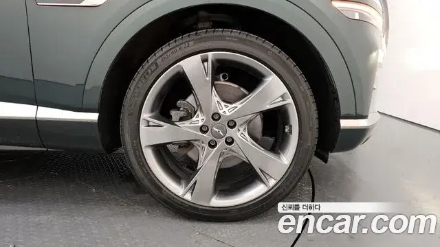 Genesis GV80 2020 — ფოტო 18/20