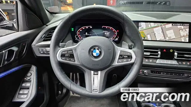 BMW 1 Series 2023 — Photo 16/20
