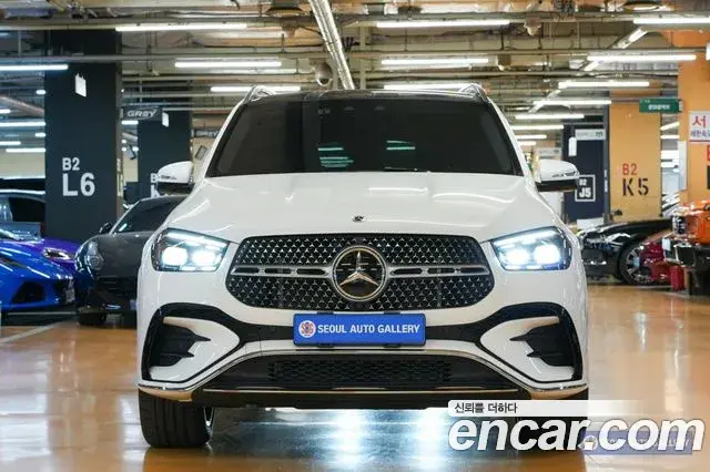 Mercedes-Benz GLE-Class 2025 — Photo 18/20