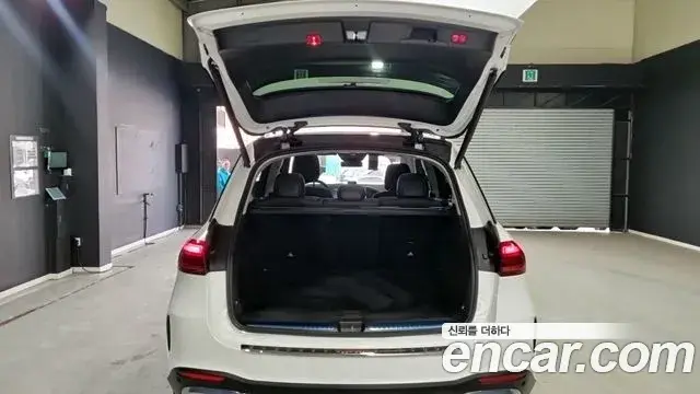 Mercedes-Benz GLE-Class 2024 — ფოტო 17/18