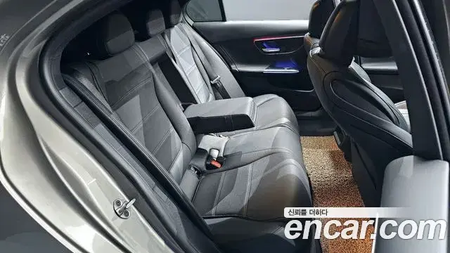 Mercedes-Benz C-Class 2022 — ფოტო 13/20