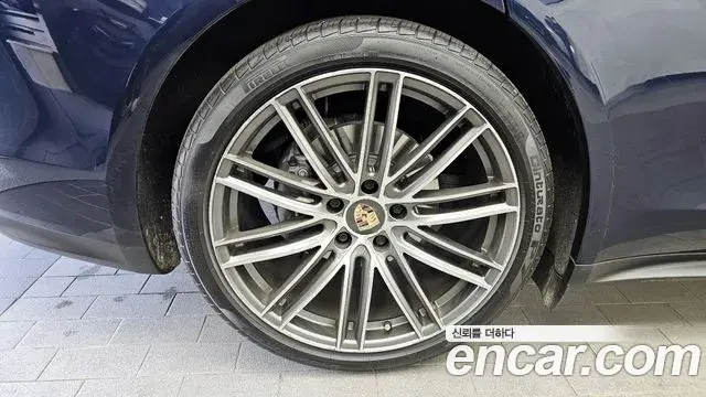 Porsche Panamera 2021 — ფოტო 3/20