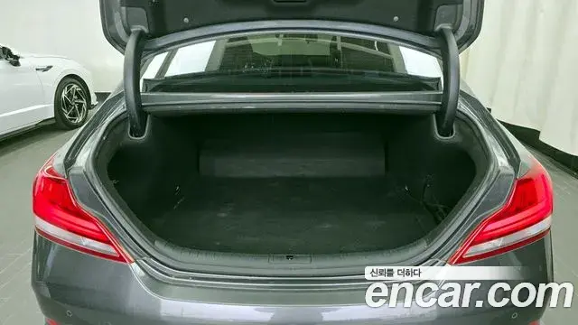 Genesis G70 2018 — ფოტო 20/20