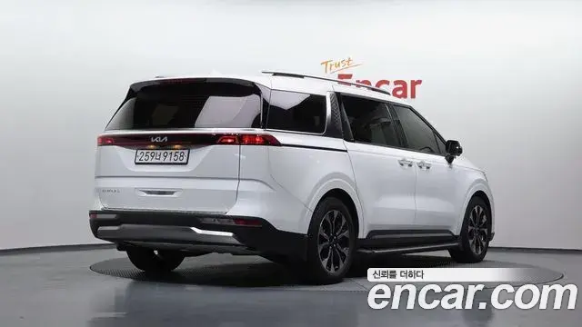 Kia Carnival 2022 — Photo 19/20