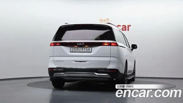Kia Carnival 2022 — Photo 9/20