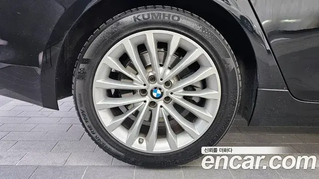 BMW 5 Series 2018 — ფოტო 20/20