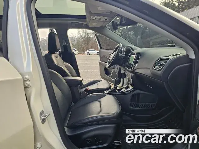 Jeep Compass 2019 — Şəkil 18/20