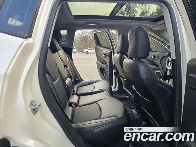 Jeep Compass 2019 — Şəkil 16/20
