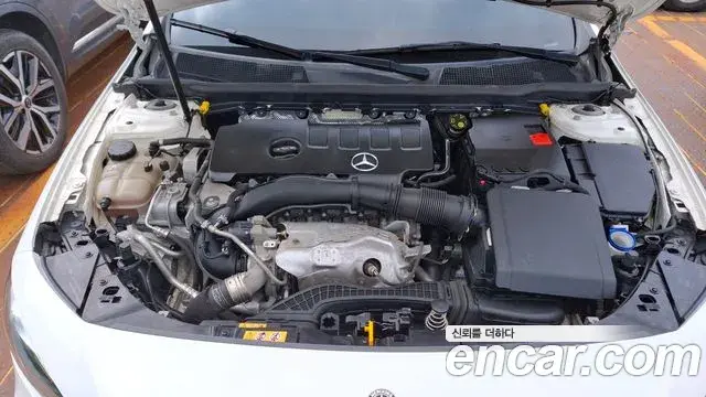 Mercedes-Benz A-Class 2022 — Şəkil 17/20