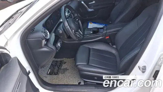 Mercedes-Benz A-Class 2022 — Şəkil 15/20