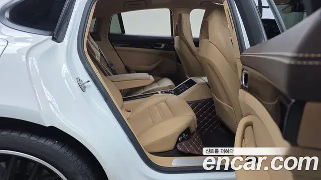 Porsche Panamera 2018 — Şəkil 14/20