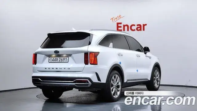 Kia Sorento 2021 — Photo 2/20