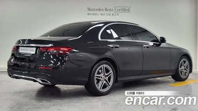 Mercedes-Benz E-Class 2022 — ფოტო 1/18
