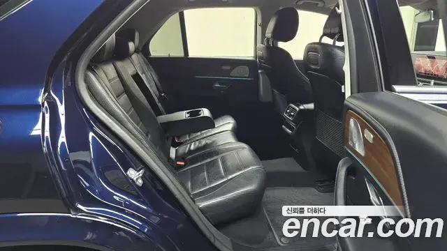Mercedes-Benz GLE-Class 2019 — ფოტო 8/20