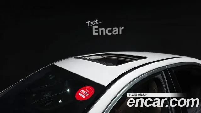 Mercedes-Benz E-Class 2018 — Photo 11/20