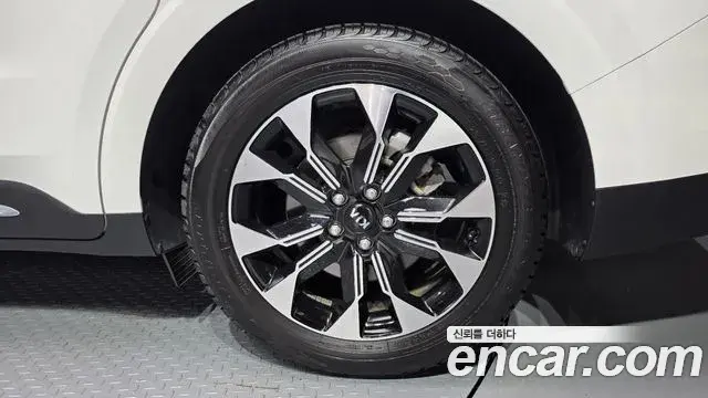 Kia Carnival 2021 — Фото 5/20