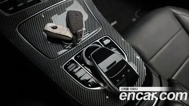 Mercedes-Benz E-Class 2018 — Photo 11/20