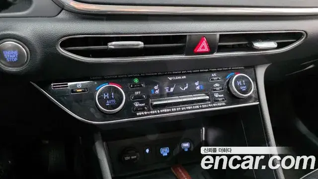 Hyundai Sonata Hybrid 2020 — Photo 2/20