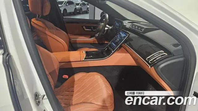 Mercedes-Benz S-Class 2025 — Photo 1/20