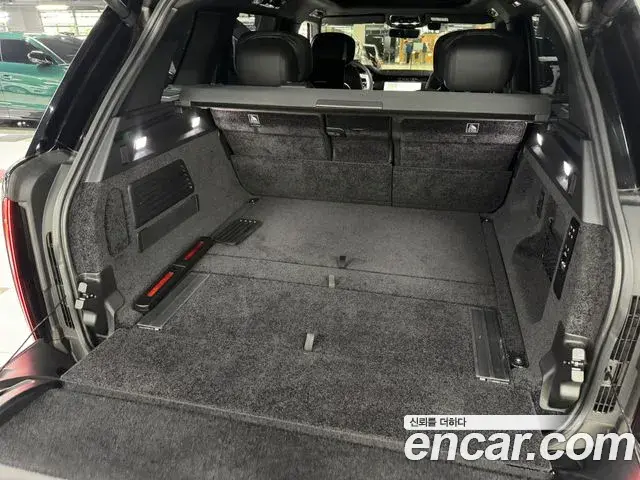 Land Rover Range Rover 2023 — ფოტო 2/17