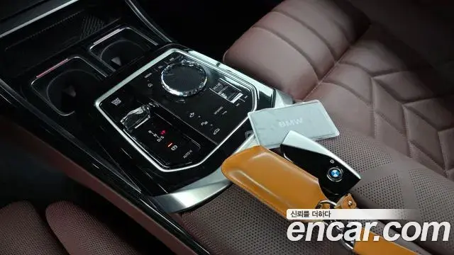 BMW 7 Series 2025 — Photo 8/20