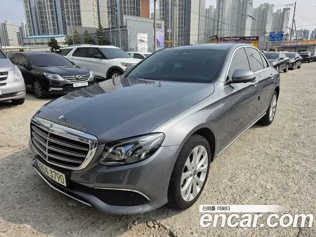 Mercedes-Benz E-Class 2018 — Photo 4/20