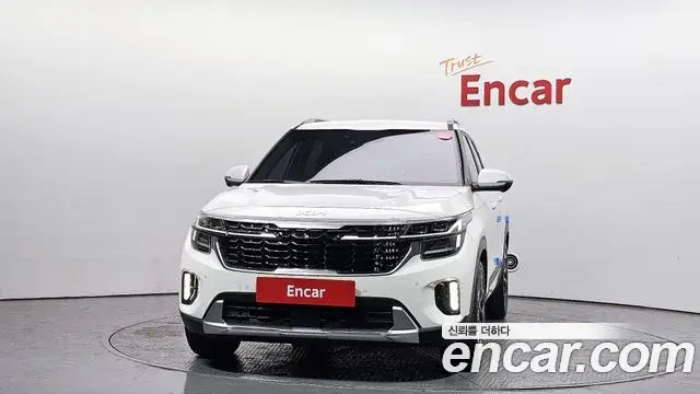 Kia Seltos 2023 — Photo 7/33