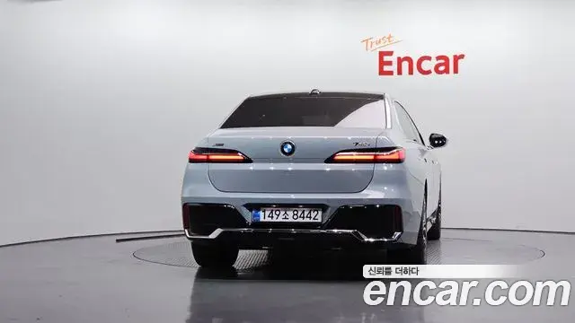 BMW 7 Series 2024 — ფოტო 4/20