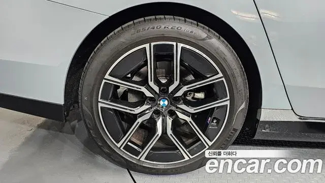 BMW 7 Series 2024 — ფოტო 5/20