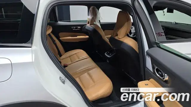 Volvo V60 Cross Country 2019 — ფოტო 12/20