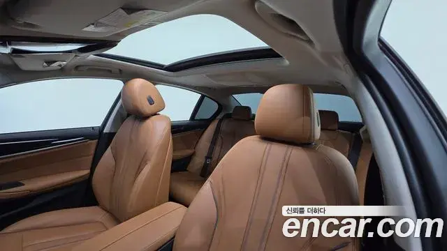 BMW 5 Series 2018 — Photo 29/32