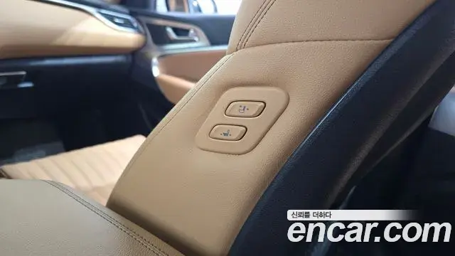 Genesis G70 2021 — ფოტო 28/31