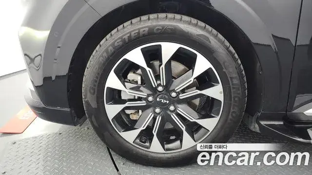 Kia Carnival 2022 — Photo 15/34