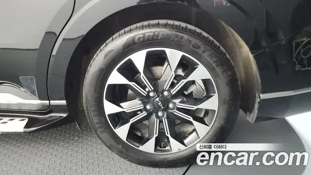 Kia Carnival 2022 — Photo 7/34