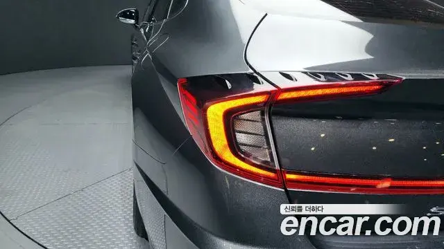 Hyundai Sonata Hybrid 2023 — Şəkil 29/36