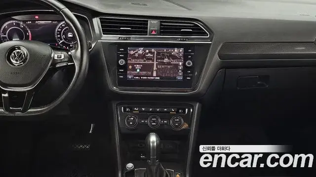 Volkswagen Tiguan Allspace 2018 — Photo 9/20