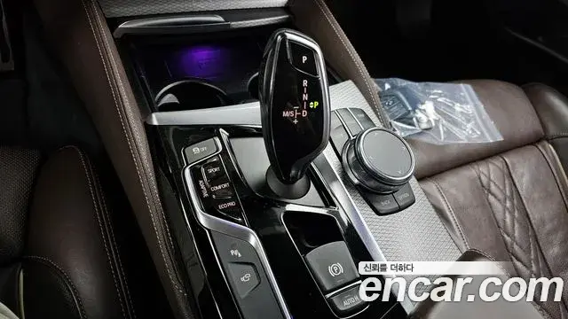 BMW 5 Series 2018 — ფოტო 5/20