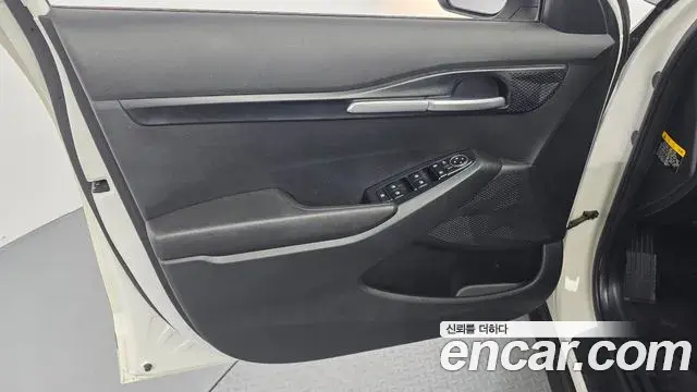 Kia Seltos 2019 — Şəkil 23/30