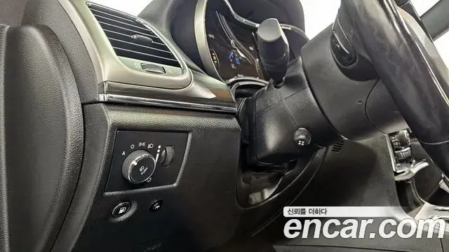 Jeep Grand Cherokee 2019 — Şəkil 9/34