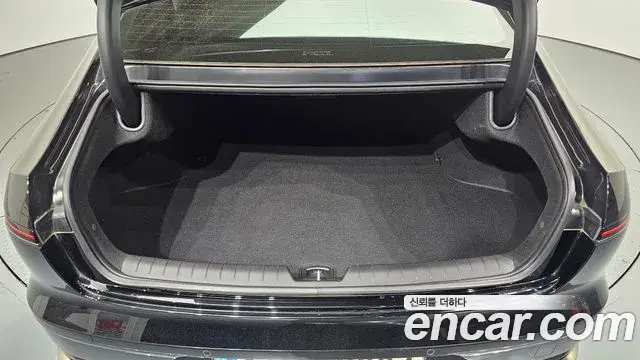 Hyundai Grandeur Hybrid 2023 — ფოტო 22/37