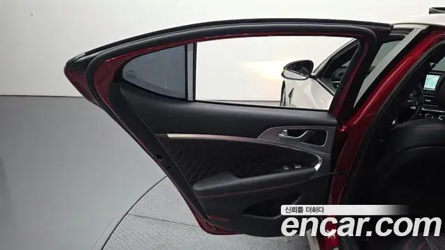Genesis G70 2018 — ფოტო 17/31