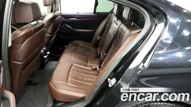 BMW 5 Series 2022 — ფოტო 18/31