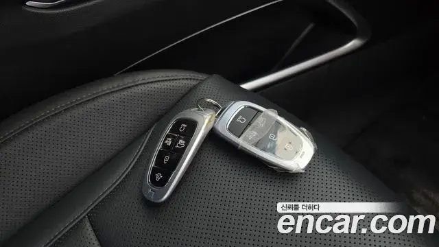 Hyundai Tucson Hybrid 2021 — Photo 22/30