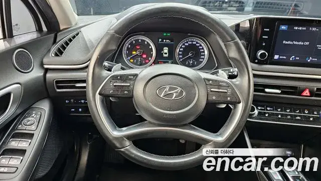 Hyundai Sonata Hybrid 2022 — ფოტო 23/31