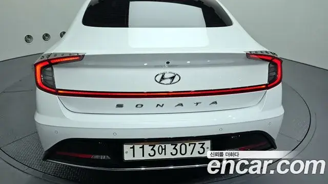 Hyundai Sonata Hybrid 2022 — ფოტო 8/31