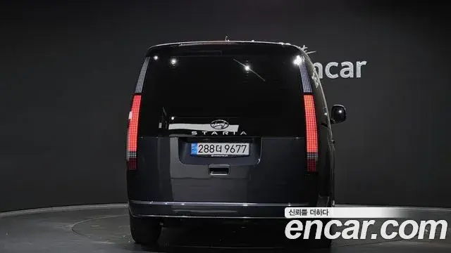 Hyundai Staria 2023 — Photo 4/20