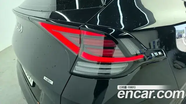 Kia Sportage 2022 — ფოტო 5/32