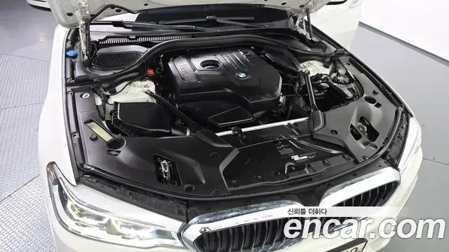 BMW 5 Series 2018 — Şəkil 5/32